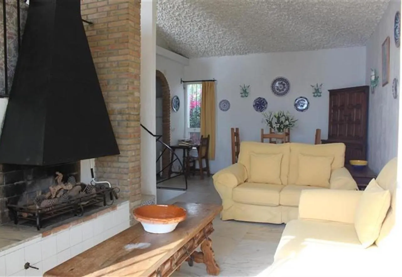 Las Rosas- Villas Andaluzas Estepona